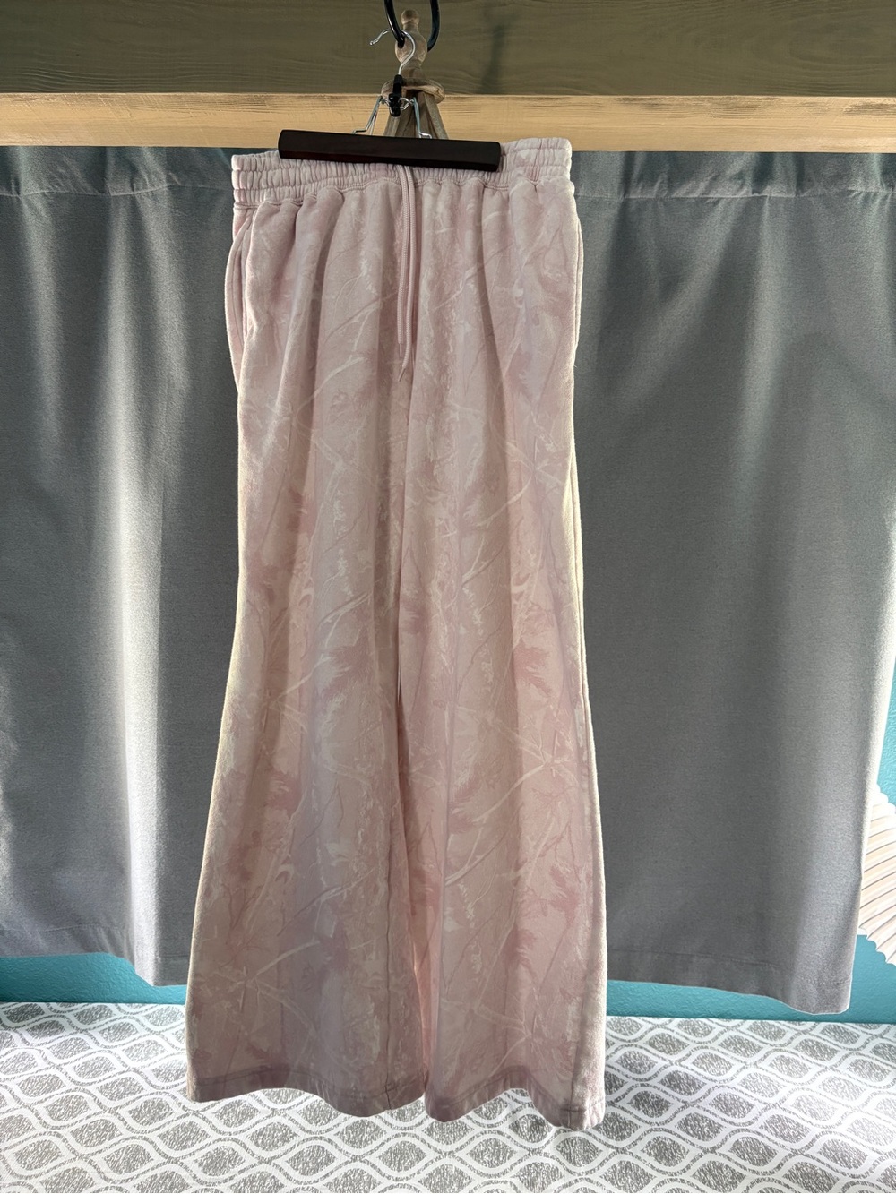 Aeropostale Soft Pink Wide Leg Pull-On Pants